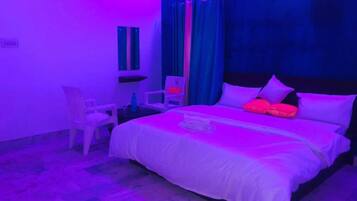Deluxe Double Room | Free WiFi, bed sheets