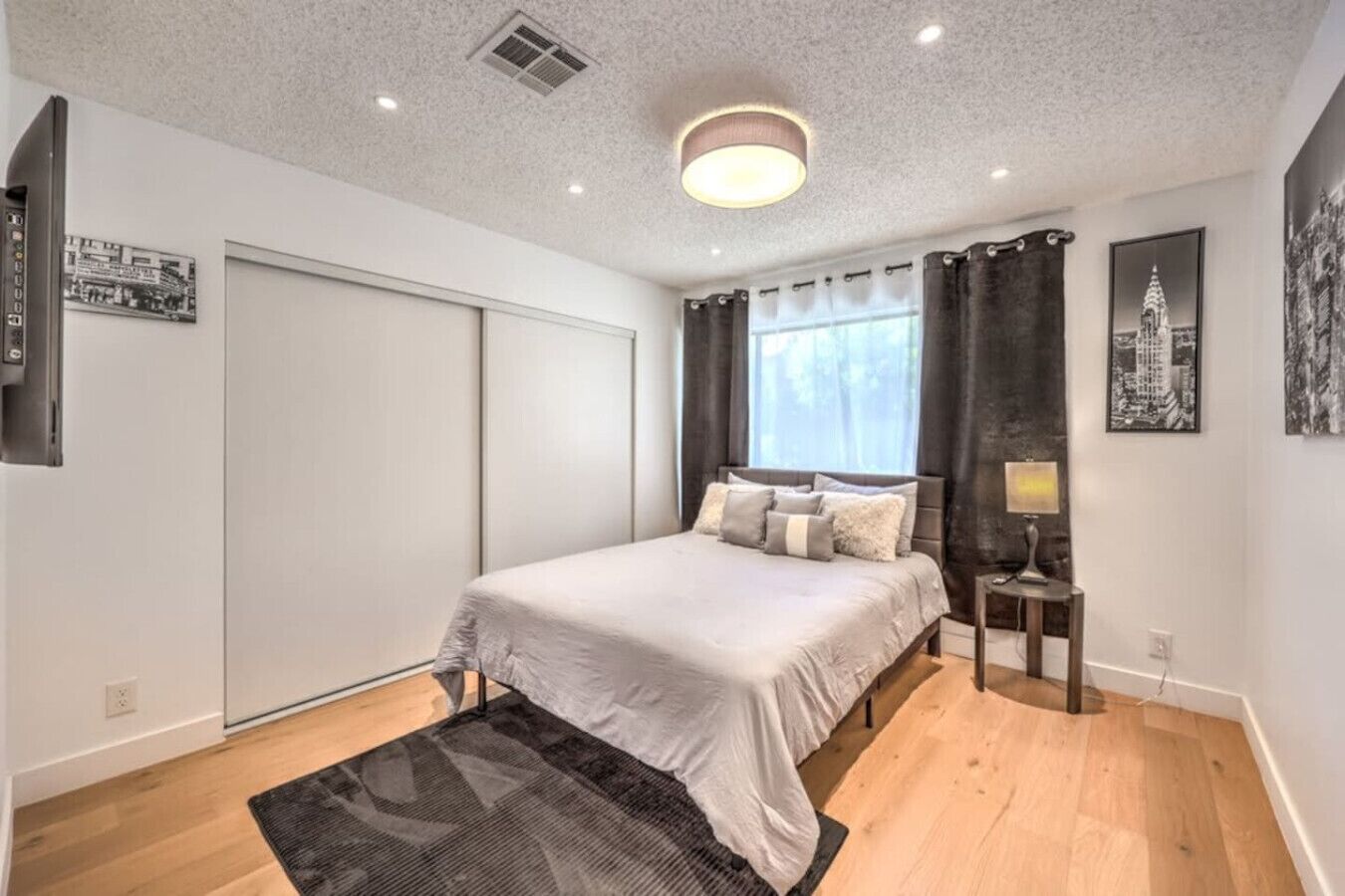 3 bedrooms, desk, iron/ironing board, WiFi