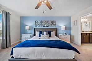 5 bedrooms, iron/ironing board, WiFi, bed sheets - Gorgeous Town Home Adjacent to Club House and Close To Disney (Davenport)