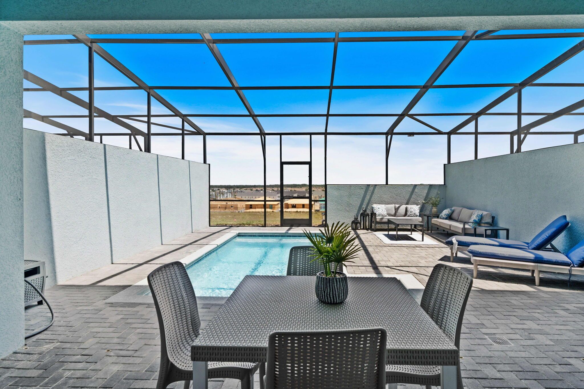 屋外ダイニングエリア