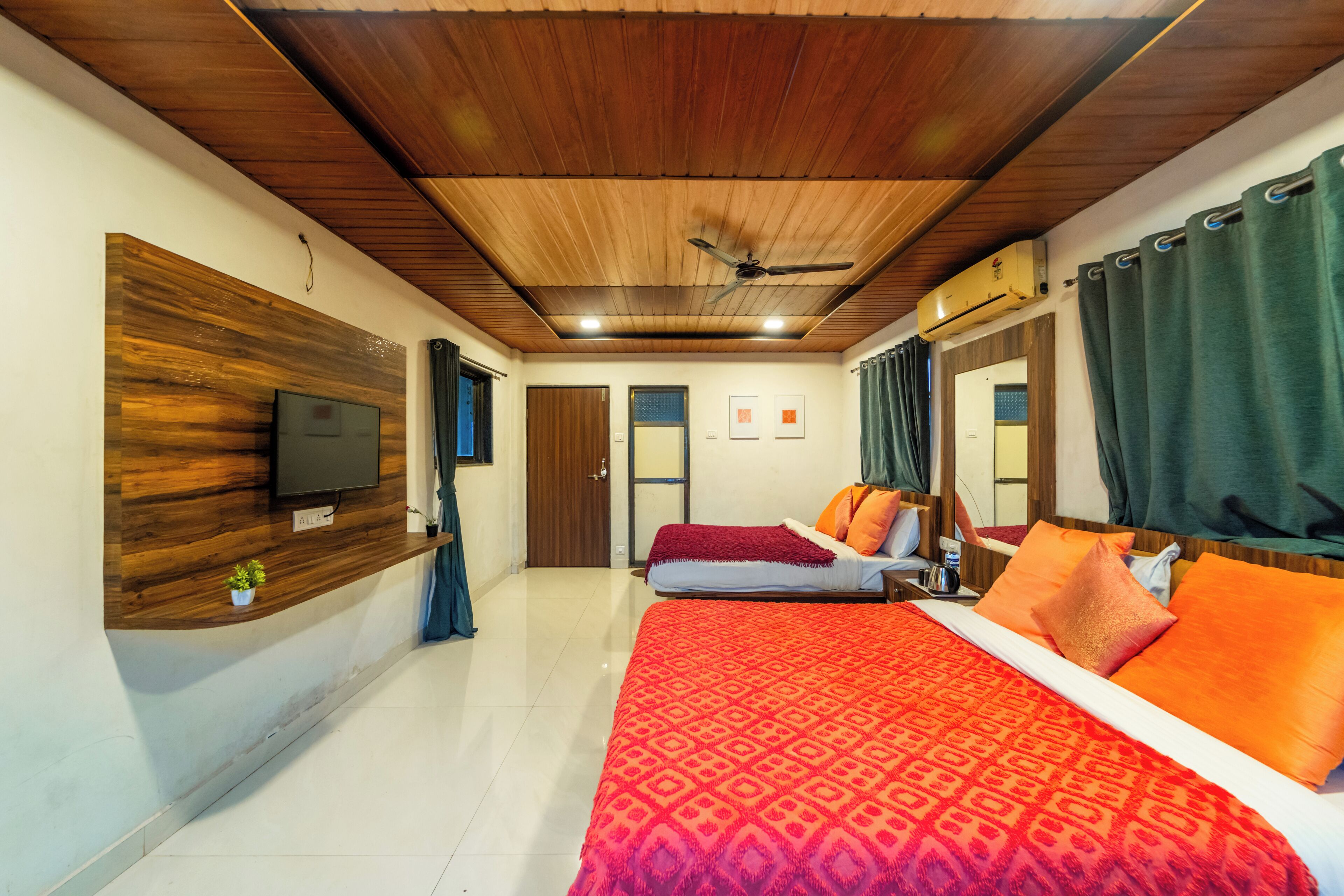 Habitación cuádruple familiar | Muebles diferentes 