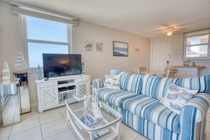 TV - Gulf View Suite - Steps from the Sand 4507 (Bonita Springs)