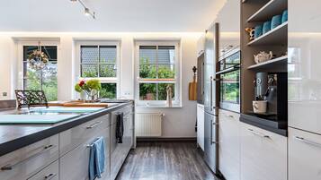 Fridge, microwave, oven, stovetop