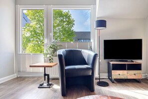 TV - Apartment 'bei der alten Keksfabrik' with Balcony and Wi-Fi (Hamburg)