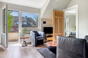 TV - Apartment 'bei der alten Keksfabrik' with Balcony and Wi-Fi (Hamburg)