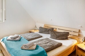 2 chambres, fer et planche à repasser, Wi-Fi gratuit, draps fournis