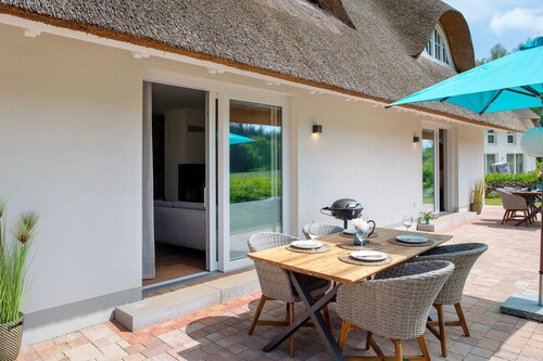 Ferienhaus KiteZeit mit Terrasse, Kamin, Parkplatz und Strandnähe, Urlaub am Salzhaff, Pepelow