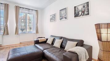 Fernseher, Stereoanlage