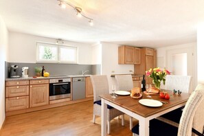 Køleskab, ovn, kogeplade, opvaskemaskine