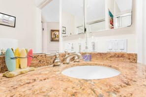 �تجهيزات دش، مجففات شعر، مناشف