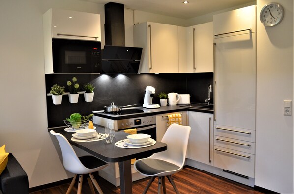 Fridge, microwave, oven, stovetop