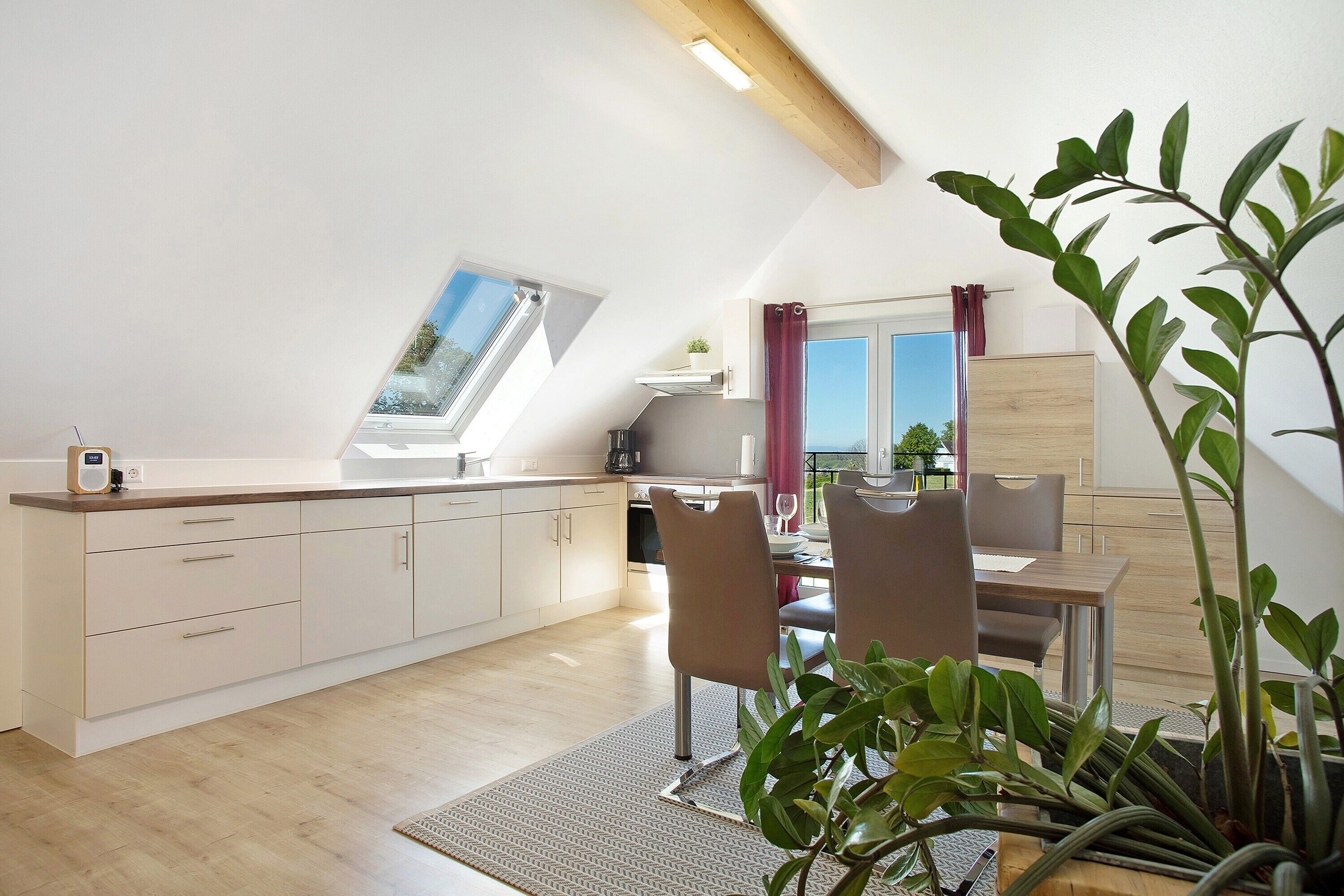 Réfrigérateur, four, plaque de cuisson, lave-vaisselle