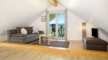 Fernseher, Tischtennisplatte