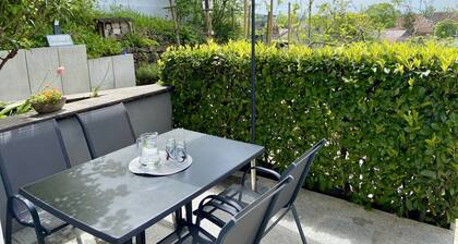 Appartement 'Ferienwohnung Am Berg' avec vue sur les montagnes, terrasse privée et Wi-Fi