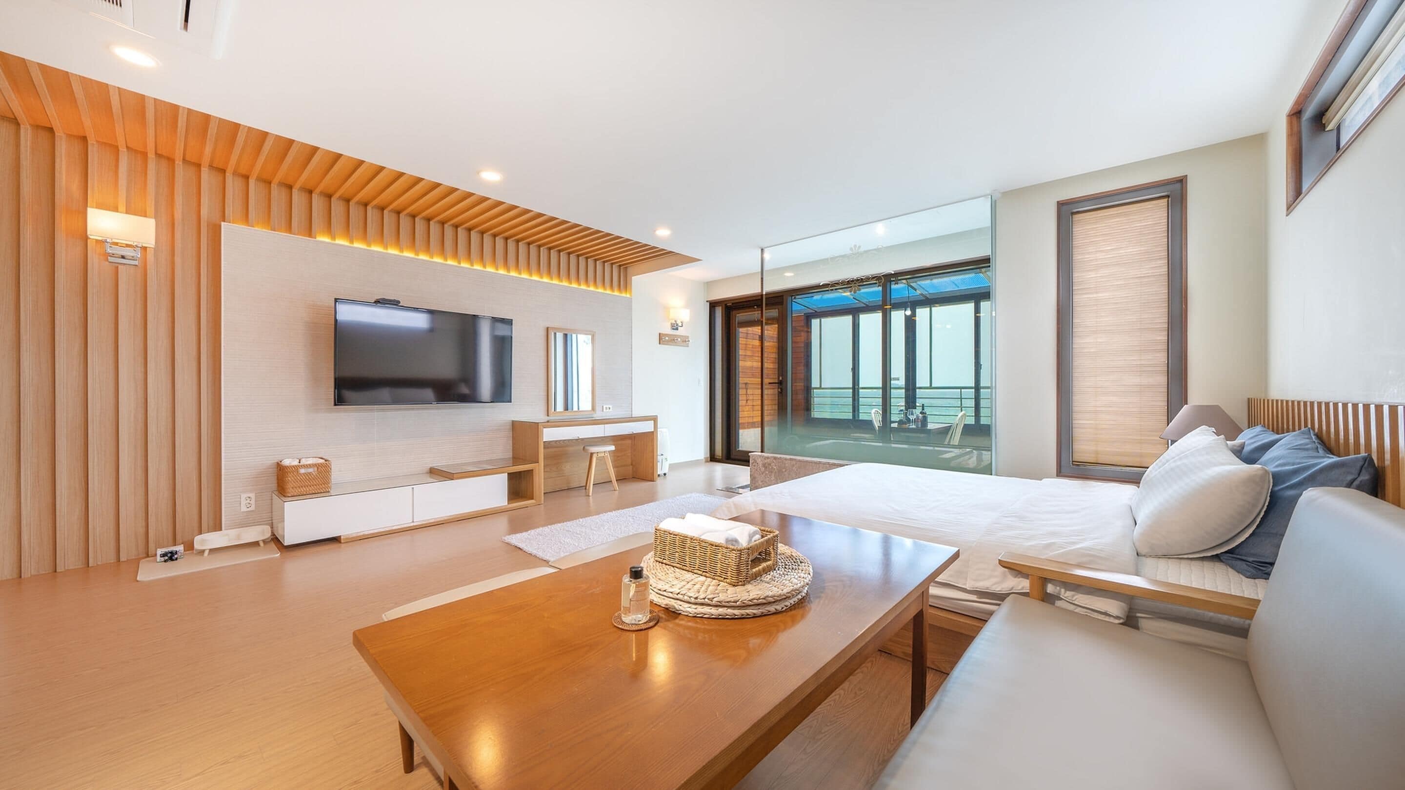 Basic Room, 1 Bedroom (Room 202(spa,with pet)) | 1 bedroom, free WiFi