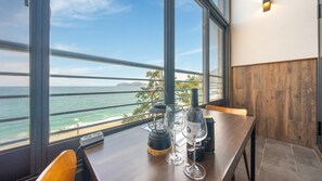 Basic Room, 1 Bedroom (Room 303) | 1 bedroom, free WiFi - Geoje Break Time Pension (Geoje)