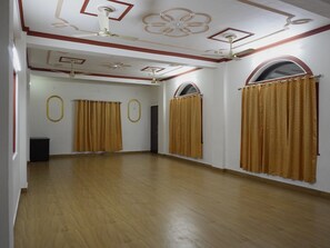 Restaurant - Light House By Leisure Hospitality (Rishikesh)