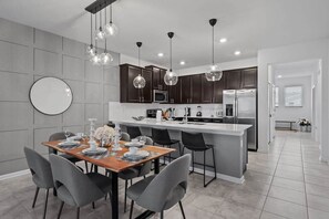 Dining - Beautiful & Spacious 3-Bed Condo Champions Gate (Davenport)
