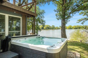 Bain à remous extérieur