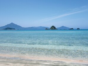 靠近海滩