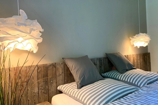 Schlafzimmer mit Doppelbett