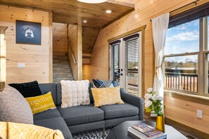 Smart-TV, peis, videospill og fotballspill