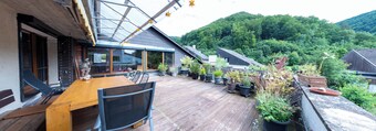 Riesige Terrasse mit Aussicht auf die Barbara Kapelle mit Großer Wohnung