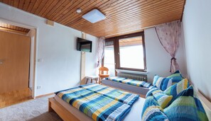 3 bedrooms, desk, iron/ironing board, travel cot