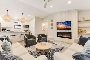 Unclassified image, 3 of 49, button