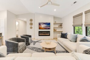 Unclassified image, 5 of 49, button