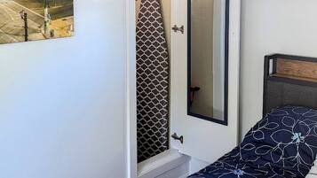 1 bedroom, iron/ironing board, free WiFi, bed sheets
