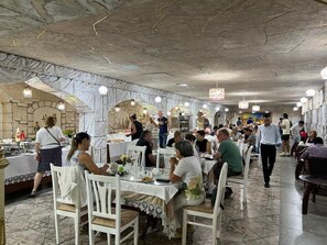 包含每日自助早餐