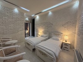 Superior Quadruple Room | Desk, laptop workspace, soundproofing, free WiFi