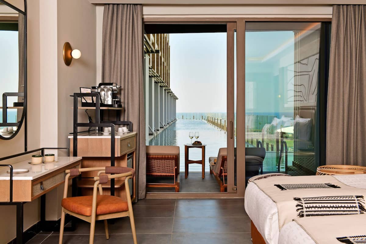 Family Swim Up Suite Sea View | 迷你吧贈品、房內夾萬、隔音、熨斗/熨衫板
