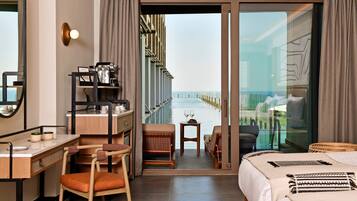 Family Swim Up Suite Sea View | Free minibar, in-room safe, soundproofing, iron/ironing board
