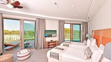 Corner Swimup Suite Forest View | Kostenlose Minibar, schallisolierte Zimmer, Bügeleisen/Bügelbrett