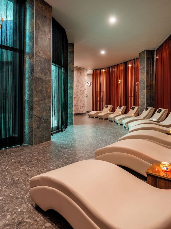 Sauna, Turkish bath, body treatments, aromatherapy, body scrubs, facials