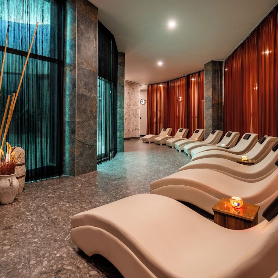 Sauna, Turkish bath, body treatments, aromatherapy, body scrubs, facials