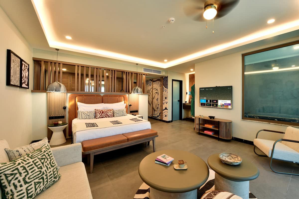 Free minibar, soundproofing, iron/ironing board, free WiFi