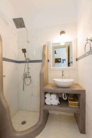 Deluxe Double Room | Bathroom - Ampelos Plaka (Naxos)