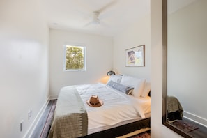 4 bedrooms, free WiFi, bed sheets