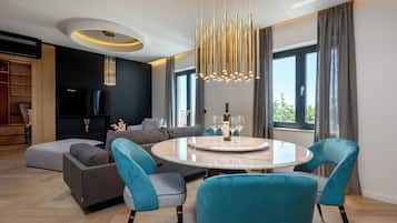 Panoramic Apartment, Sea View | Living area