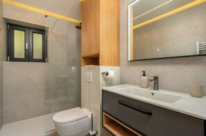 Panoramic Apartment, Sea View | Bathroom | Shower, rainfall showerhead, free toiletries, hair dryer - Old City Viewpoint by Dubrovnik view (Dubrovnik)