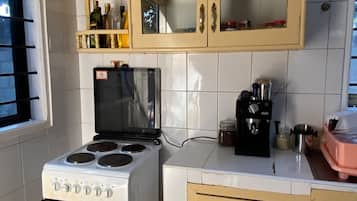 Fridge, oven, coffee/tea maker, toaster