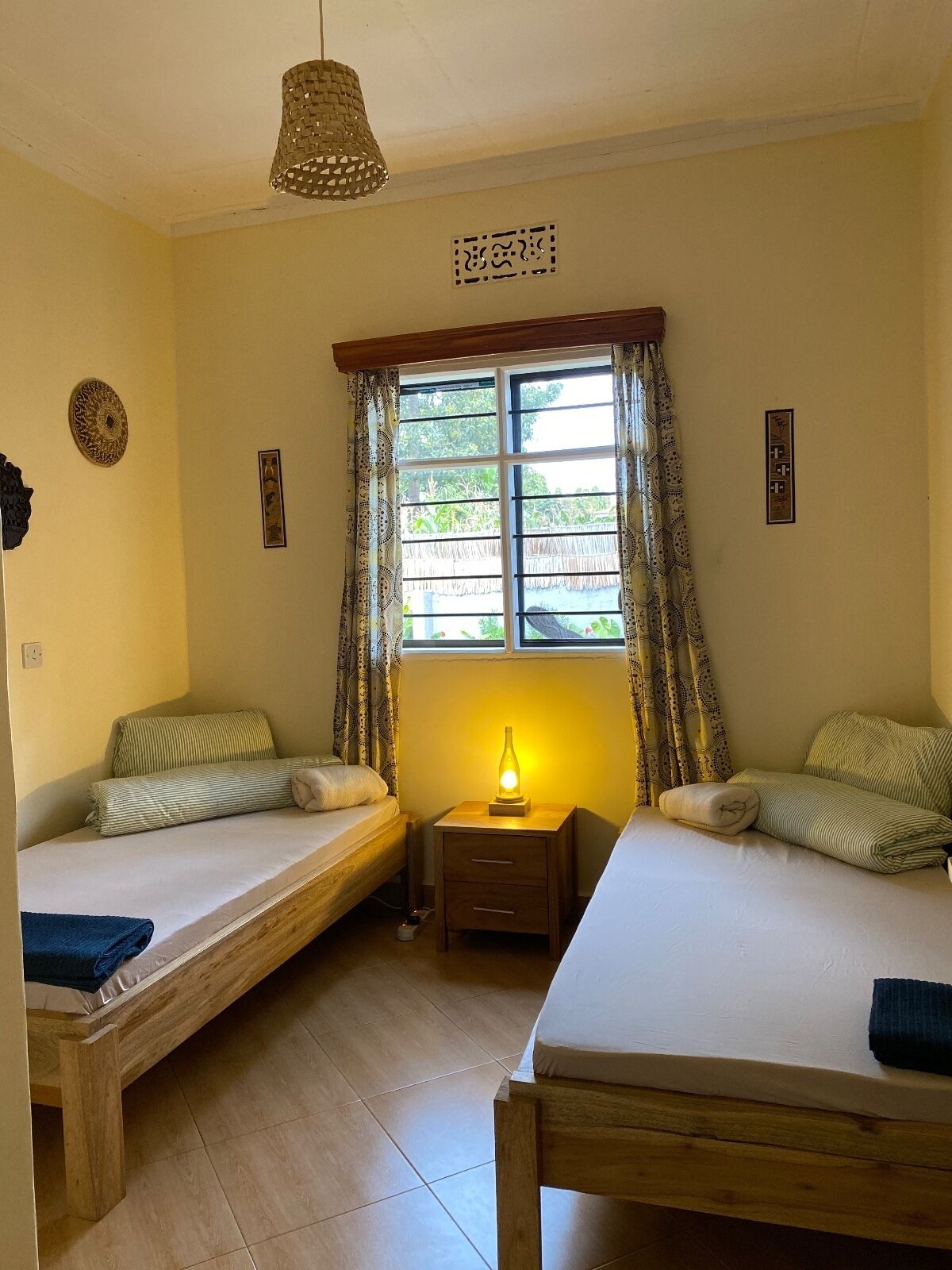 2 多间卧室、熨斗/熨衣板、免费 WiFi、床单