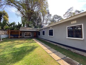 Property grounds - Casa Mianzini (Arusha)