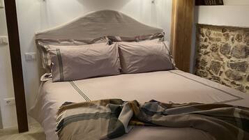 4 Schlafzimmer, BĂŒgeleisen/BĂŒgelbrett, WLAN, BettwĂ€sche