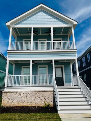 Exterior - Luxury 4B/4.5b Home, EV Charger, deck by MCG #8 (Augusta)