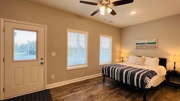 4 chambres, bureau, fer et planche à repasser, accès au Wi-Fi (inclus)