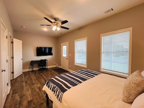 Unclassified image, 5 of 44, button